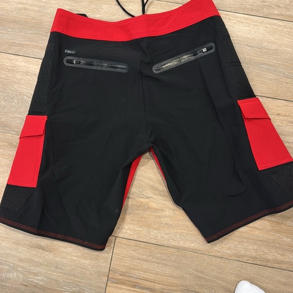 Pelagic Red and Black Board Shorts Quick-Dry Swimwear SZ 34 - Picture 4 of 7